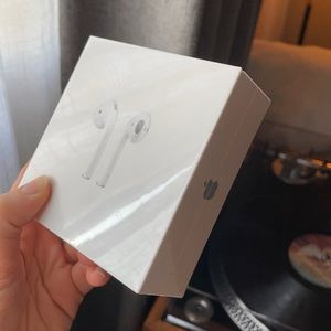 NEW AirPods 2nd Generation